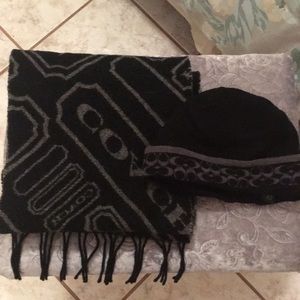 Coach beanie and reversible scarf black and grey